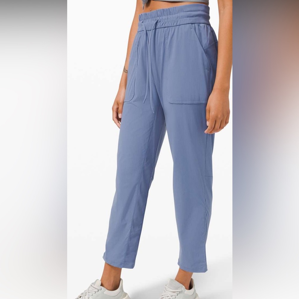 Lululemon Beyond The Studio Crop